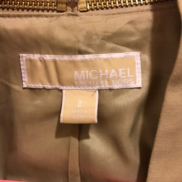 Blazer - Picture 2 of 4